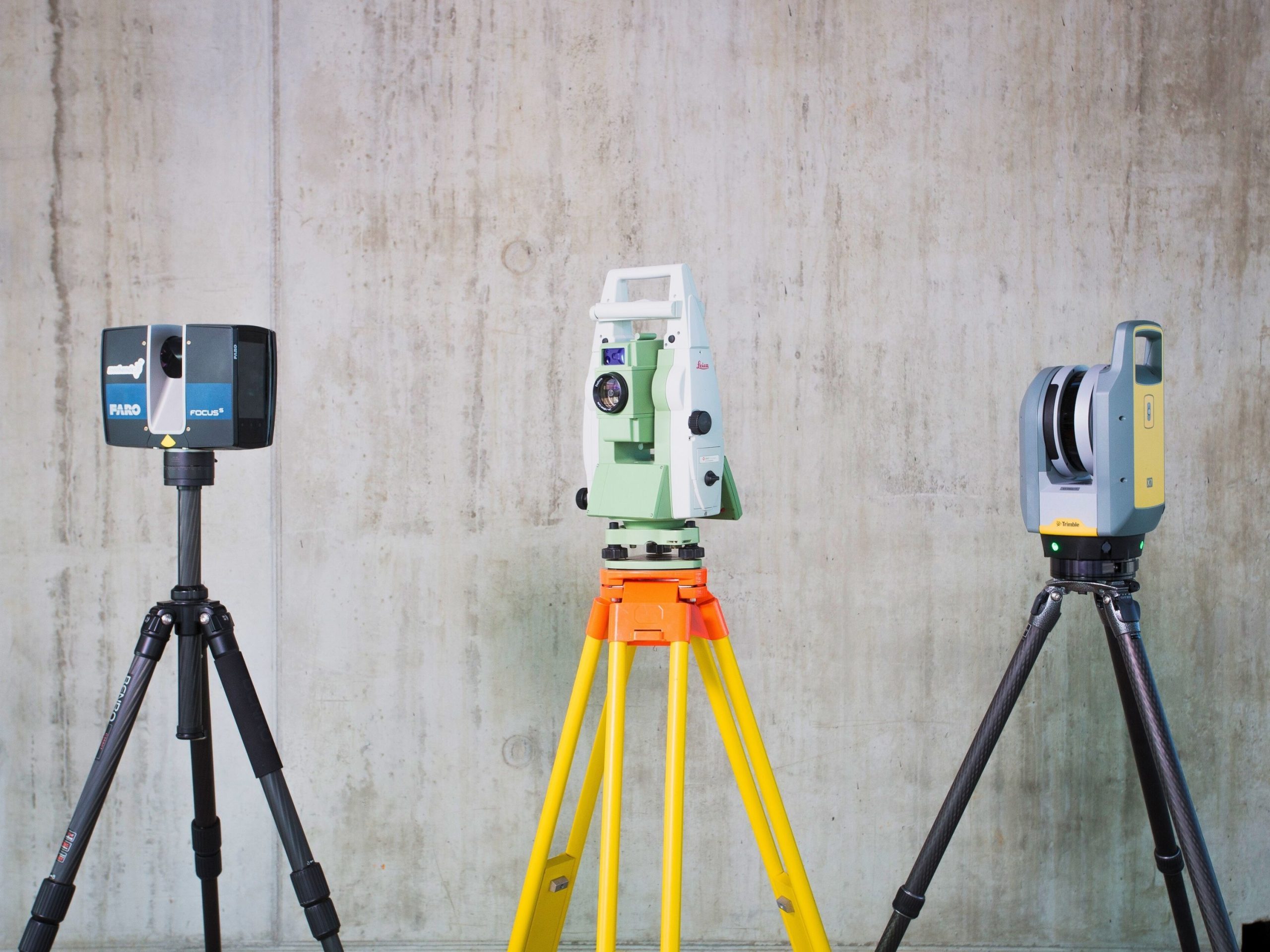 Vermessungstechnik der 1000hands AG mit Faro-, Leica- und Trimble-Scannern für exakte Bestandsaufnahme.