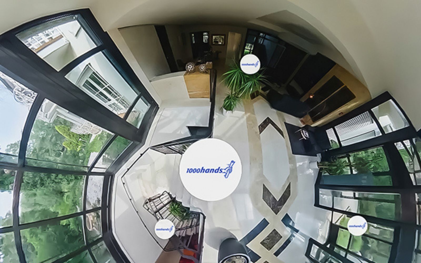 360-Grad-Rundgang durch moderne Hotelanlage mit Navigationspunkten, erstellt von der 1000hands AG.