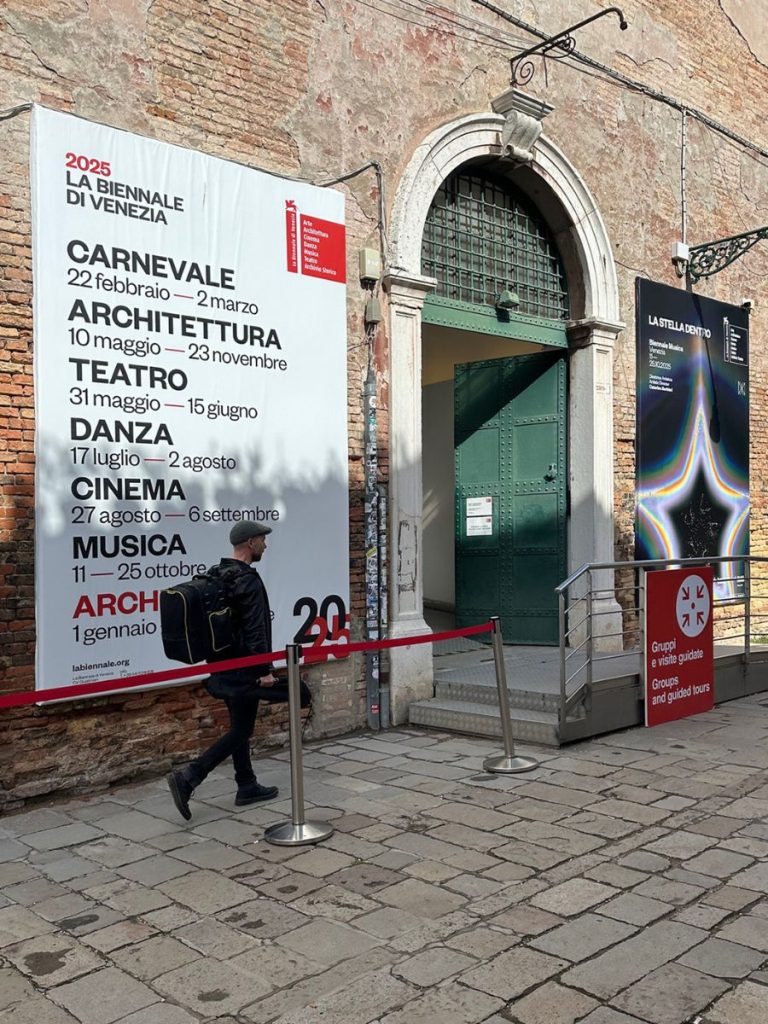 René Rissland ist auf der Architekturbiennale in Venedig mit dem 1000hands Trimble X7 angekommen.