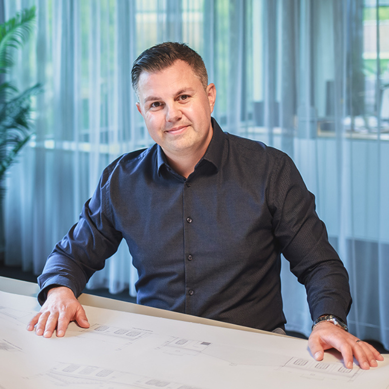 Portraitfoto von Jubin Dibazar, CTO der 1000hands AG